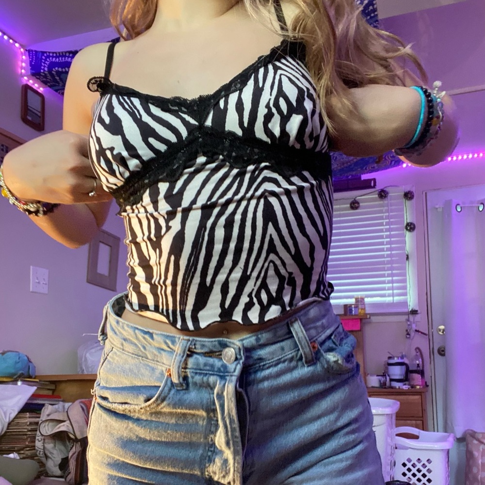tank top - Picture 2 of 4